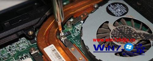 手动清理笔记本win7系统电脑灰尘的一些注意事项 三联